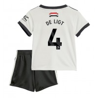 Camiseta Manchester United Matthijs de Ligt #4 Tercera Equipación Replica 2024-25 para niños mangas cortas (+ Pantalones cortos)